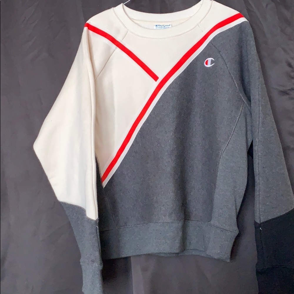 Champion Crewneck❤️🤍